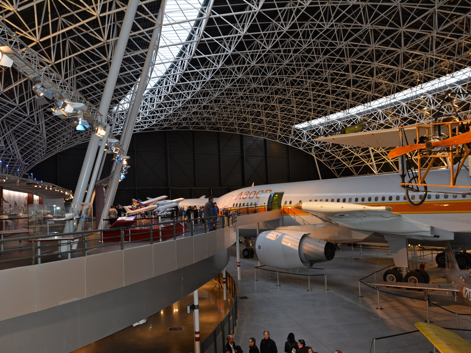 Hall d'exposition du musée Aeroscopia