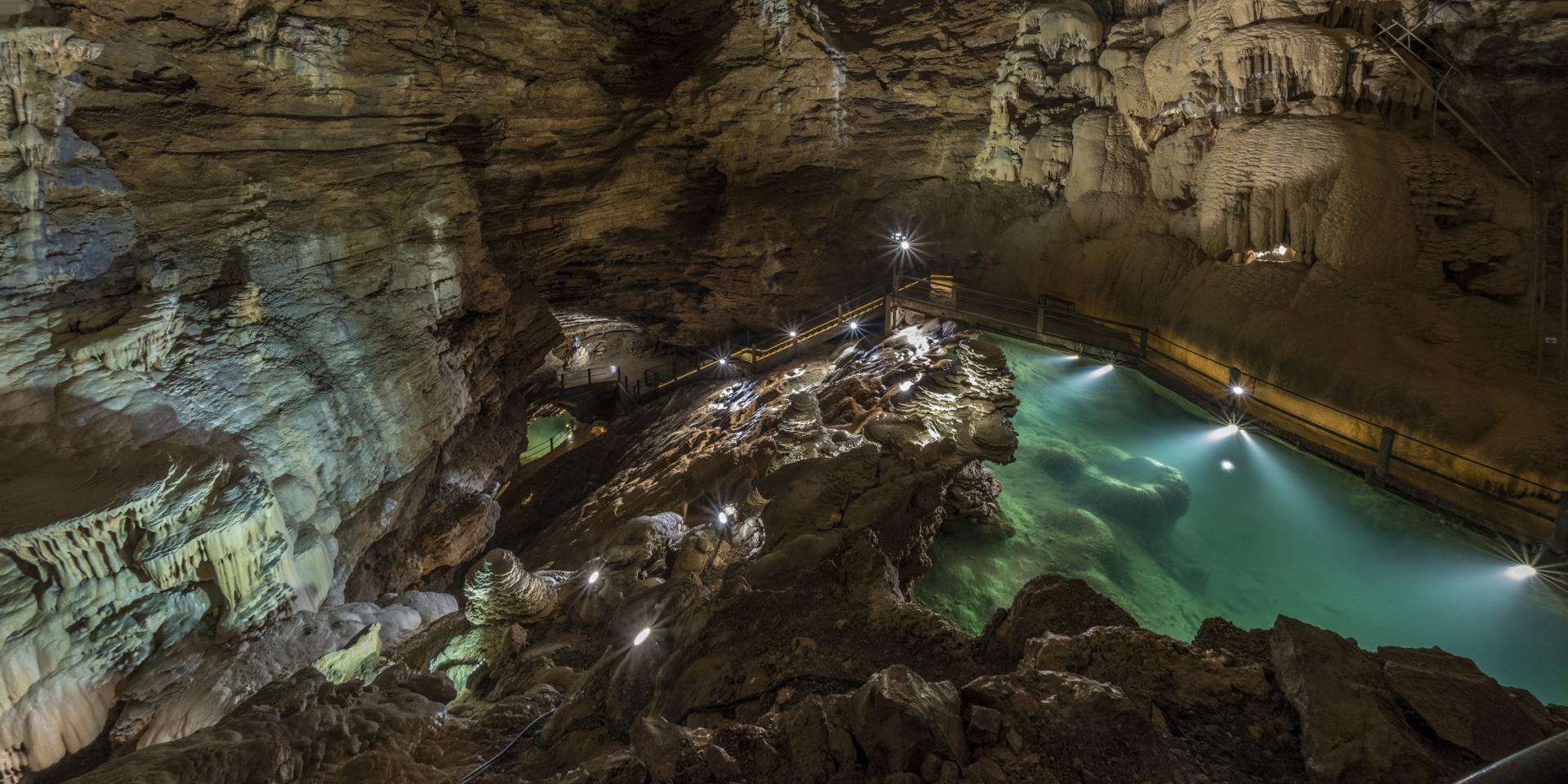 grotte spectaculaire autour de Sarlat