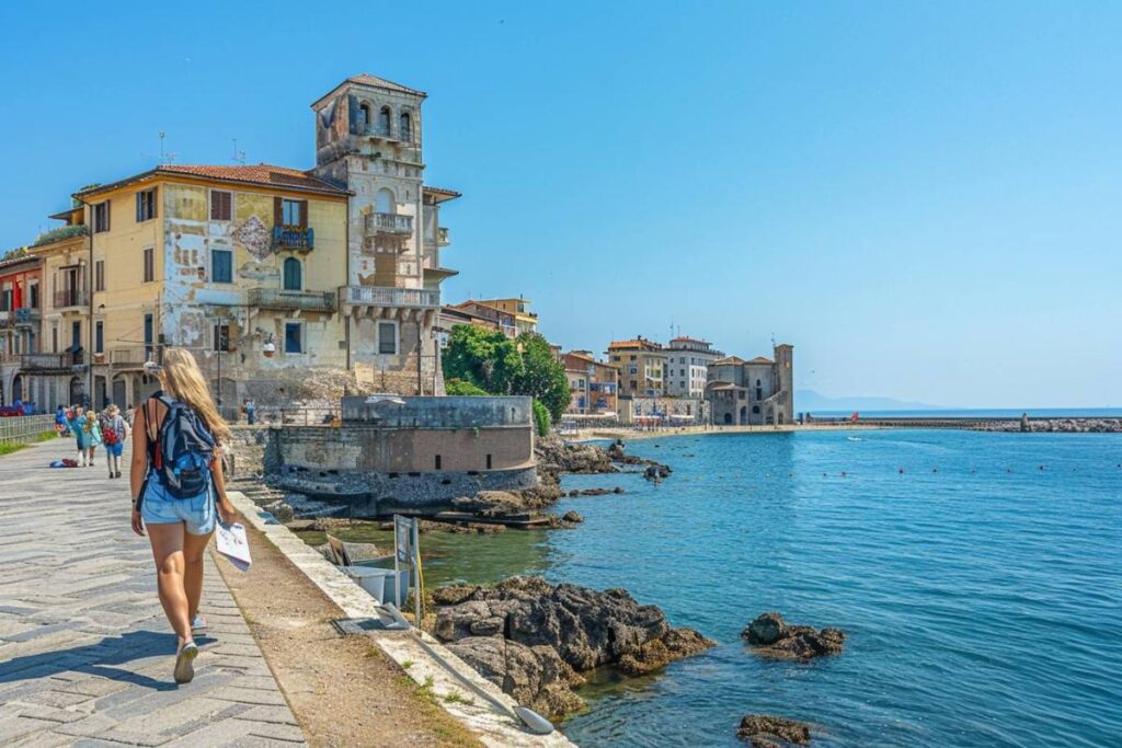 Vue panoramique du port de Savone avec accès facile au centre historique pour les croisiéristes