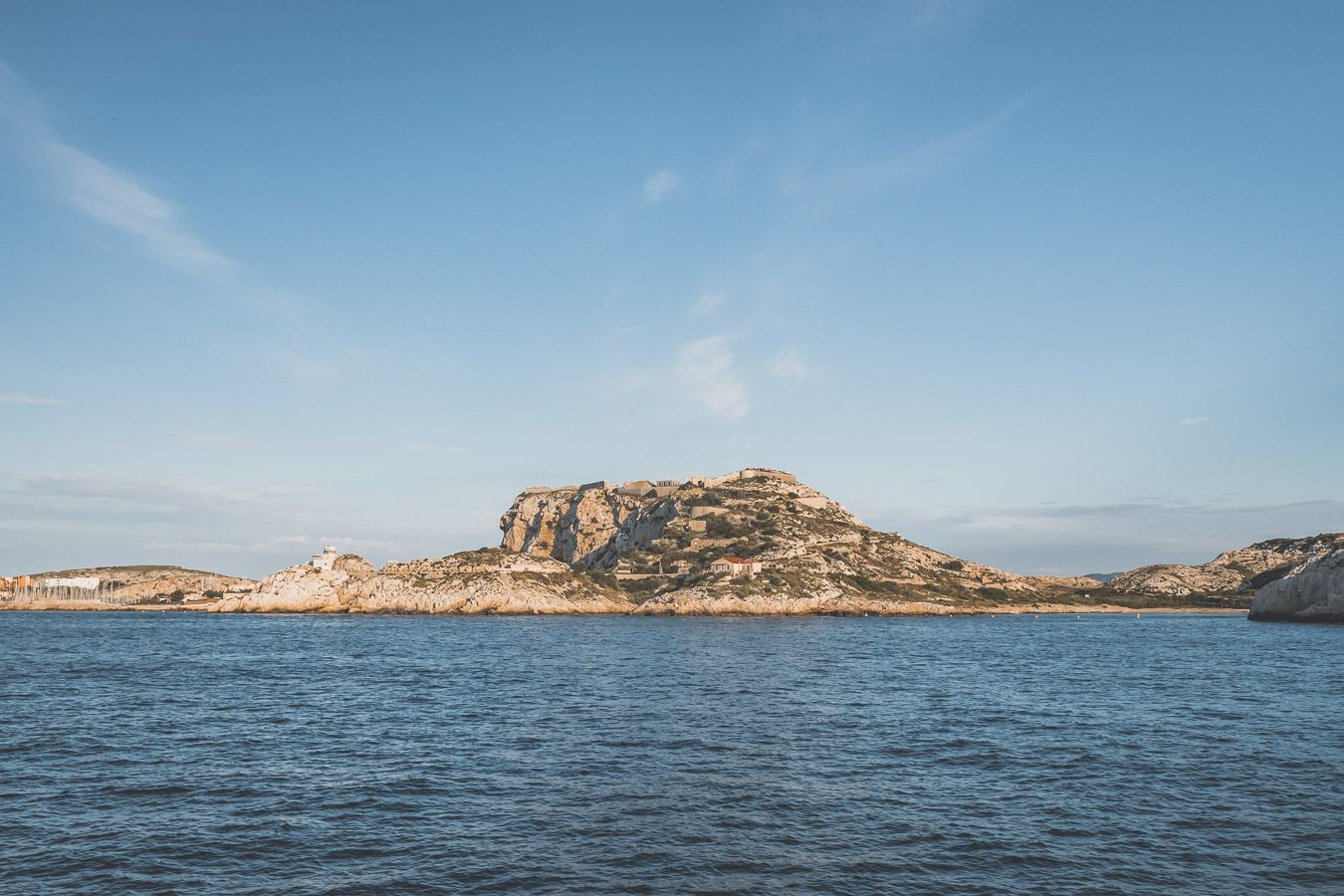 Randonnée sur les sentiers des îles du Frioul
