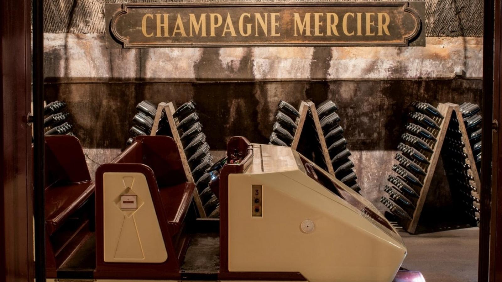 Train dans les caves Mercier à Épernay